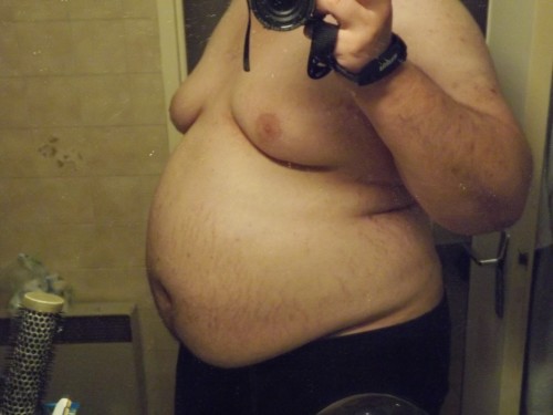 johnnyfatboy: piggys-gainer:  fatty-piggy:  Just a post recapitulating my weight gain journey : Janu