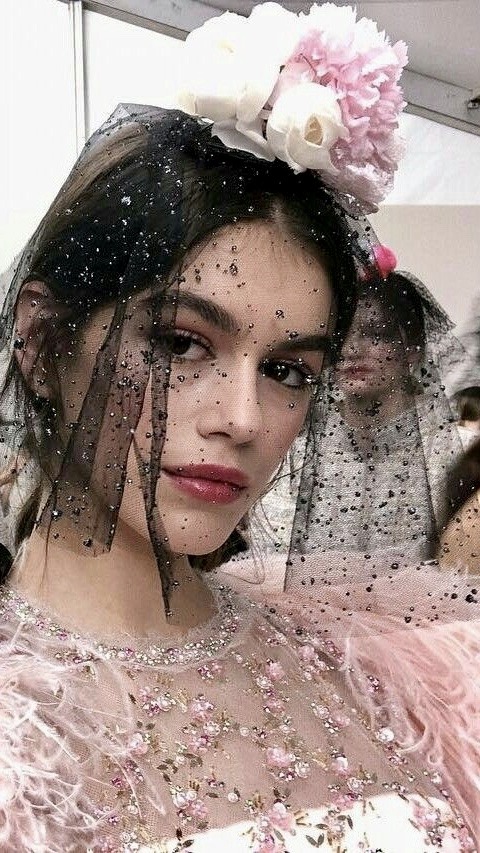 lesliaisonsdemarieantoinette:  Kaia Gerber backstage at Chanel Couture Spring 2018