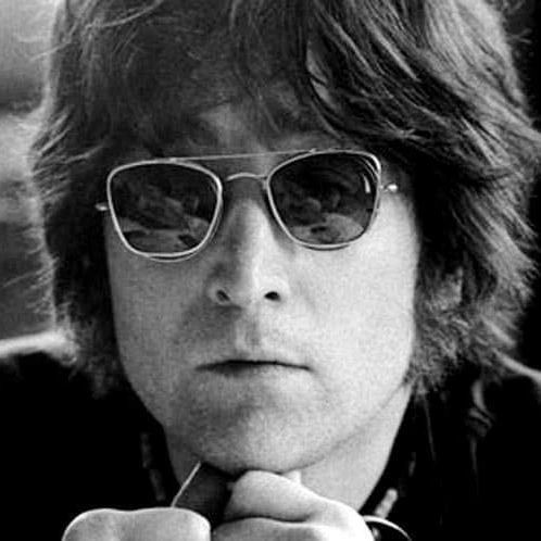 «Quando sei da solo con te stesso
e non c'è nessun altro, hai solo te stesso
e ti ripeti solo di resistere».
- John Lennon -
https://www.instagram.com/p/CnSjldrNbN1/?igshid=NGJjMDIxMWI=