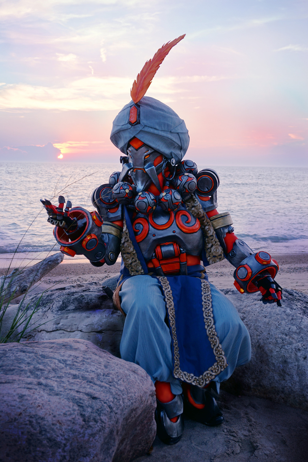 melcolley:Some new photos of my Zenyatta cosplay taken at the beach! Costume made