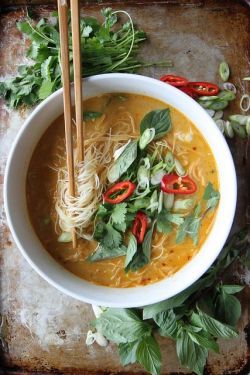 brusselsproutjournal:  Spicy thai noodle
