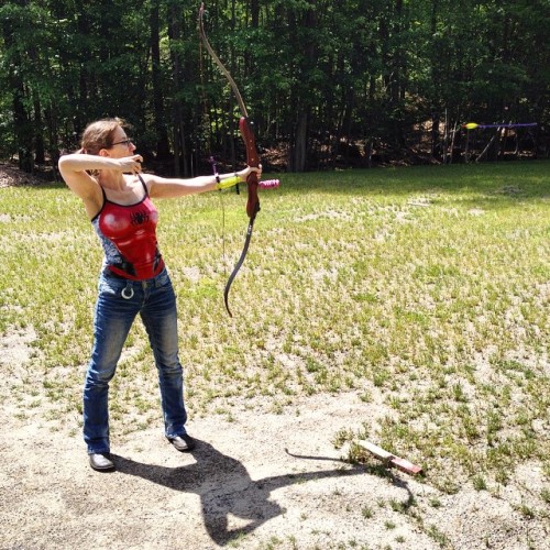 almatra: Great day of shooting #recurve #bow with my favorite little #archer @mistresspixeljeri #arc