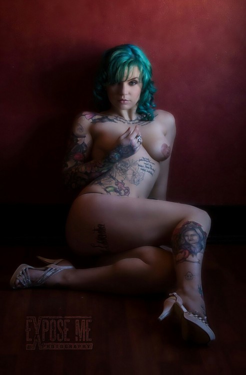 shootcynvicious:  Expose Me Photography  Cyn ViciousTattoos by Jake Parrington