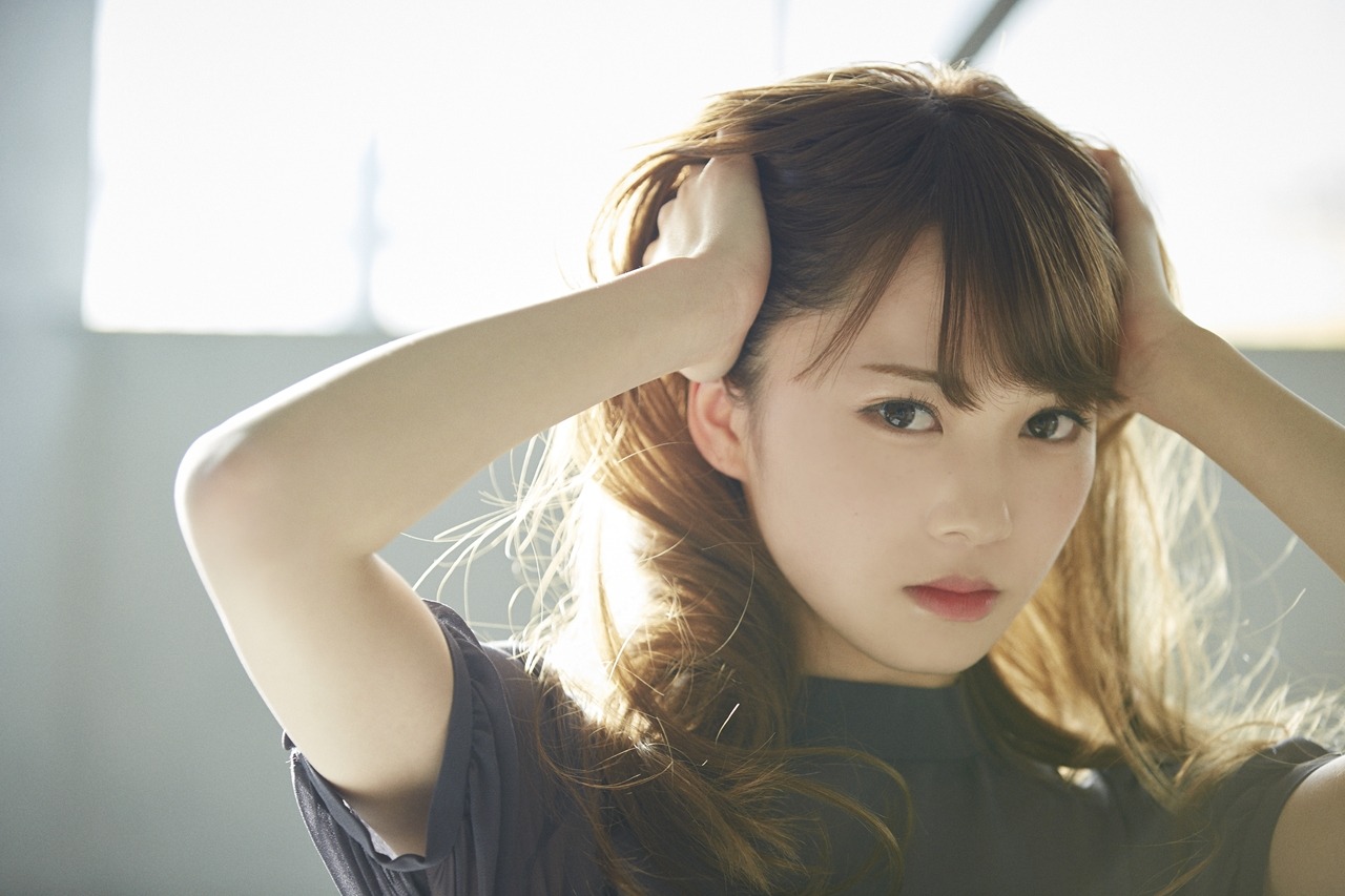 46pic:  Shiho Kato - HUSTLE PRESS  