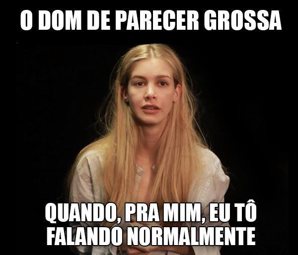 Menina risonha, que ri e que sonha