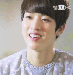 yeolidiot:   71-76/1OO Gifs Of Lee SungYeol ♡  