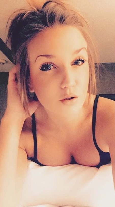 winged-perfection:  Megan - hosty from United Airlines 