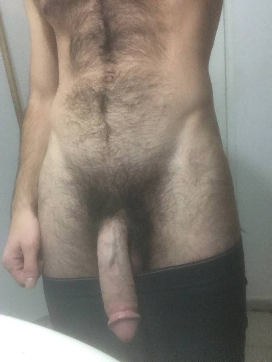 littlebottomspoon: jizzdiary:  Matt that fur with spunk  I love the smell of His foreskin and feeling that Man bush on my smooth cunny.  