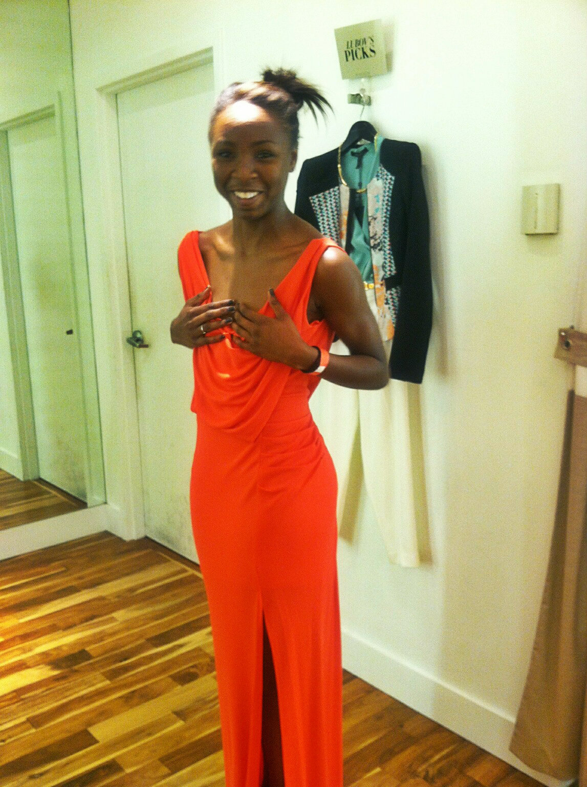 escapeoutthebackdoor:  Possible prom dress?? YES? NO?