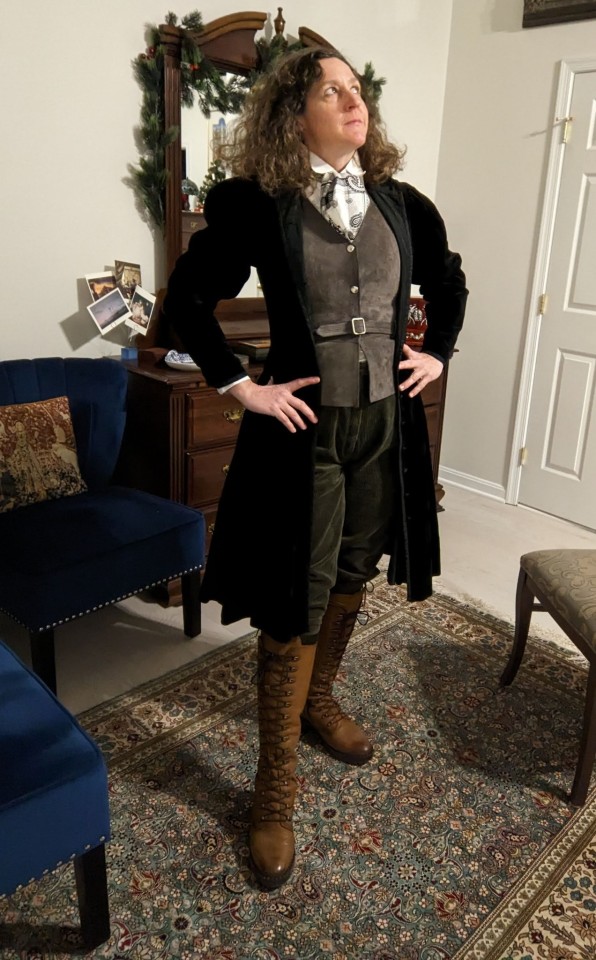 New leather waistcoat and boots for my Eighth Doctor cosplay!
Bonus edit by @tbuktoo