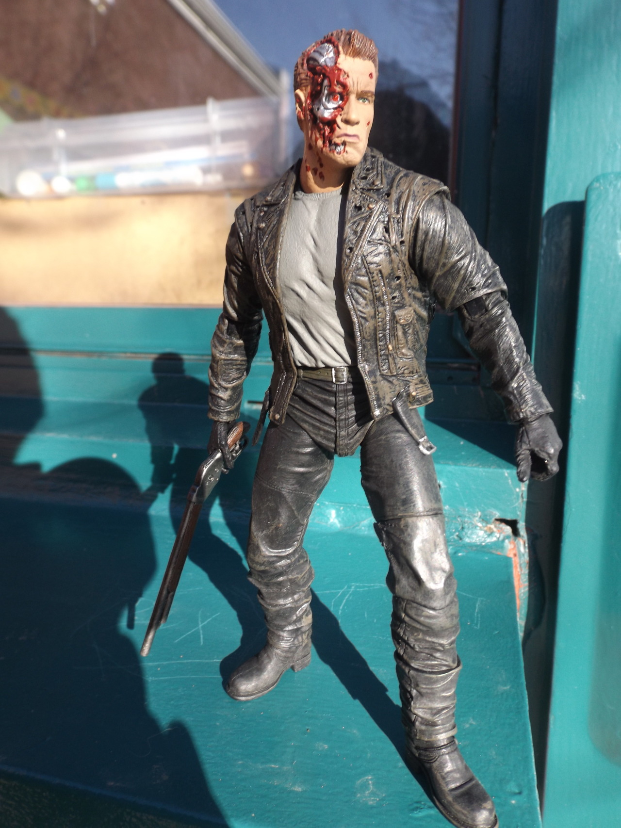 richard-is-bored:  Ultimate T-800 Outside 