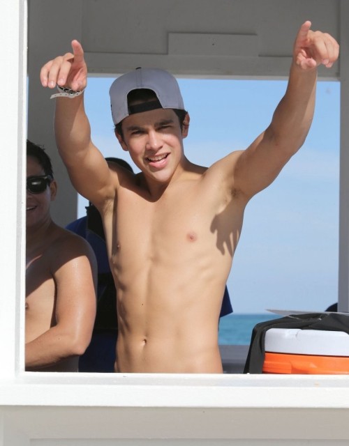 Austin Mahone's Armpit