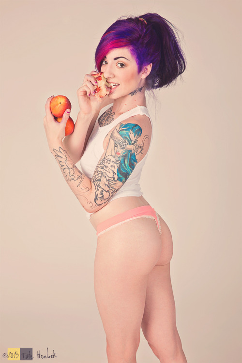 tatehemlock:  Teaches of Peaches 06 by tatehemlock Ally Joykill. Peaches. Socks. Messy messy messy. 