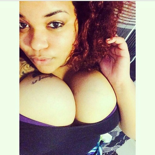 bigbootythickass:  Big Booty Thick Ass