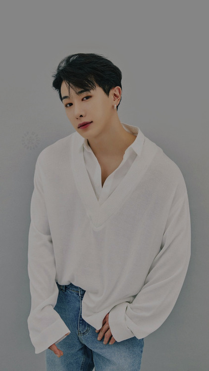 Wonho (Simple)Reblog if you save/use please!!Open them to get a full hd lockscreendo NOT repost,edit