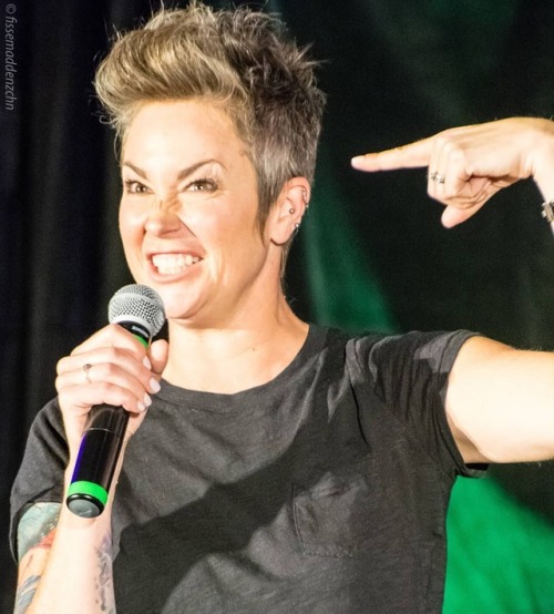 IMHO @kimrhodes4reals should get an for making the best faces! What an awesome Friday it has been! #