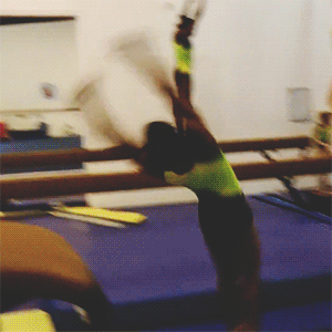 rudegyalchina:blackfitandfab:jordynslefteyebrow:  soooooooo wanna talk about this   Magical flying Black girl!  We all magic though . She has fairy dust ❤️ and Diamond :))