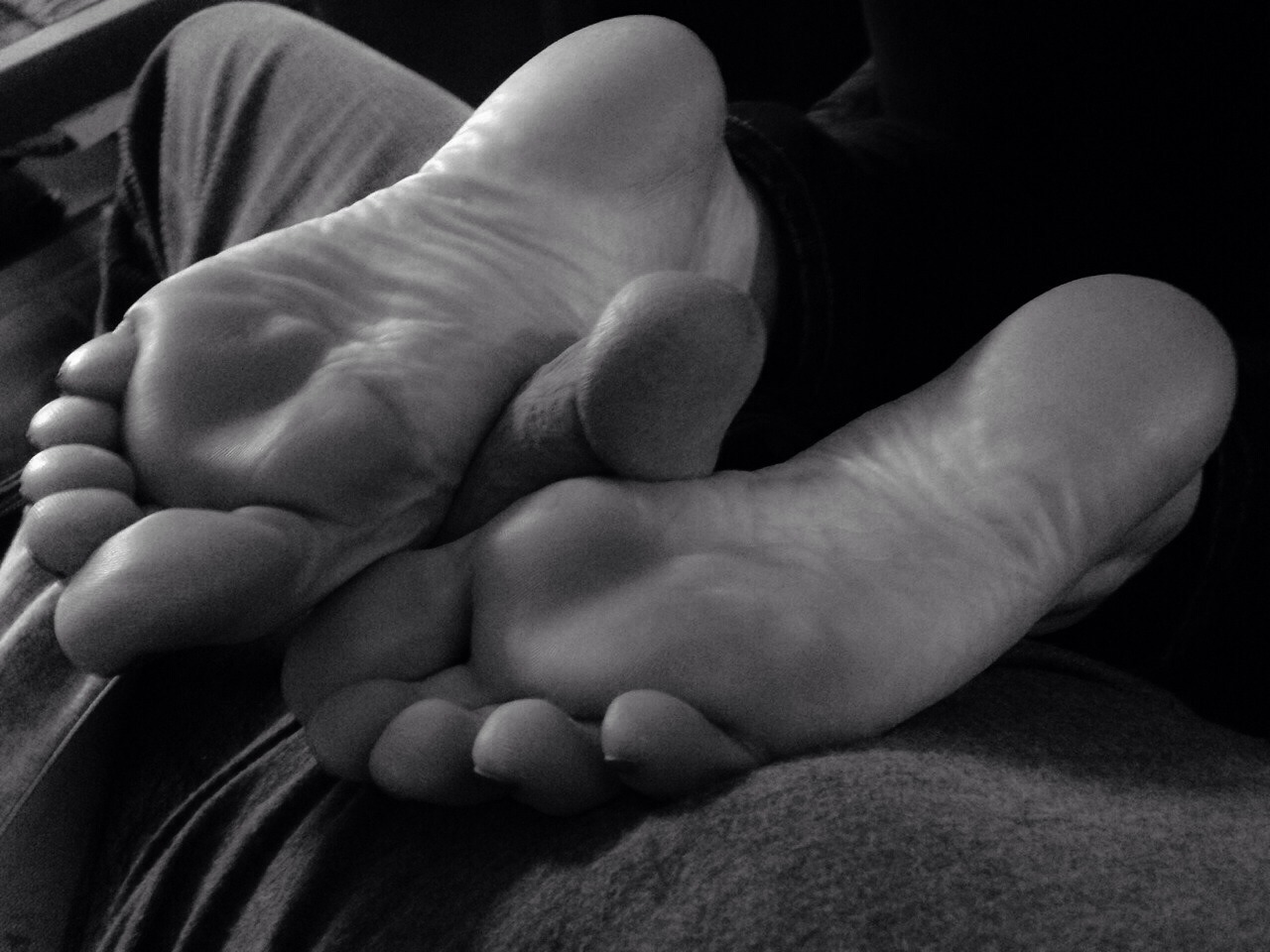sammifeet:  B&amp;W Set 2