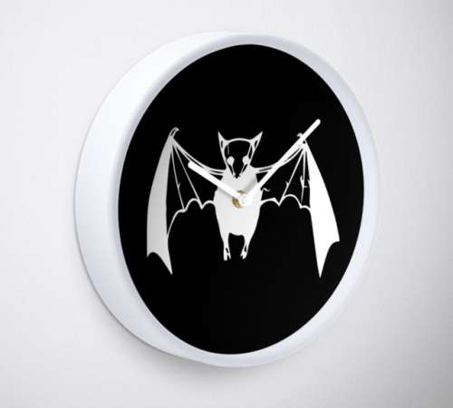 lolavalolaart:  Batty the Bat on redbubble home decor, stationery, bags and stuff. 