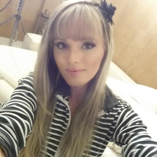 hgillmore:  Well Dressed Crossdressers and Transgendered Women