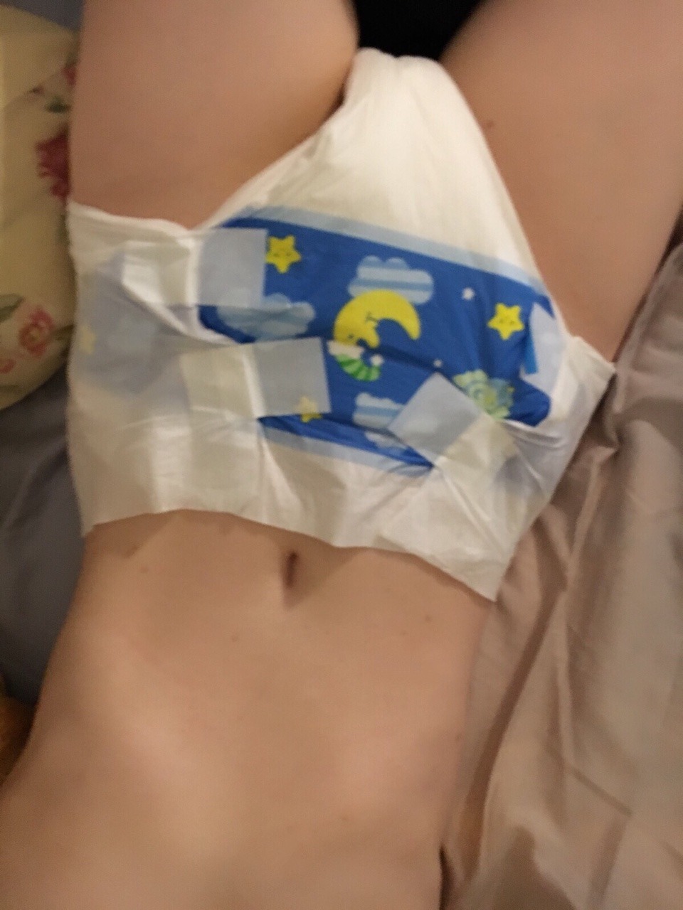 appleabdl:  Some blurry pics from this morning.  I love these diapers so much, I