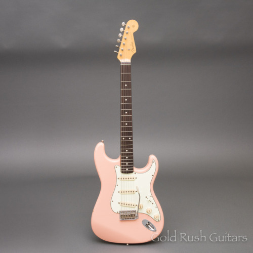 goldrushguitars: A beautiful Fender Made in Japan Stratocaster Shell Pink. Doesn’t get much be