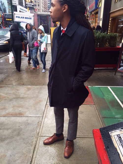 lightskintgawd:  joshuatb:  lordyosh:  honey-b-sunshine:  trufflebootybuttercream:  joshuatb:  My blackout contribution.  Do you need a wife 😍😍😍  So suave  Wishing I would of dreaded my hair back in high school more and more lately.  I really