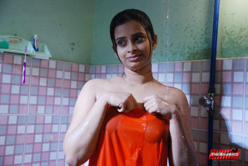 Wet Tamil Girl bathing photoshoot - 02Wet Tamil Girl bathing in pavadai photosunnai naan arivenWet T