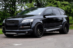  Audi Q7 looking mean!!!!! 