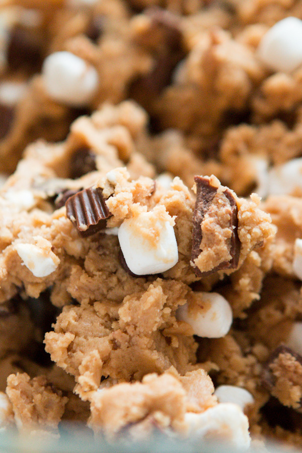 foodffs:  Reese’s Marshmallow Peanut Butter Chip CookiesReally nice recipes. Every