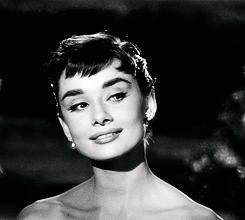 theniftyfifties:  Audrey Hepburn - gifs 