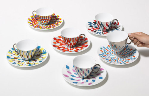 Japanese “Waltz” mirror teacups reflect colourful saucers, design by D-Bros