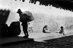 2000-lightyearsfromhome: Sergio LarrainCuzco.