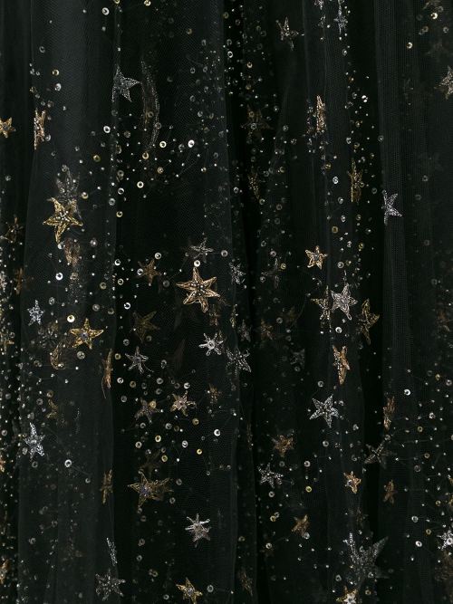 startorialist:One more dress to for today’s Valentino love fest! I managed to download these i