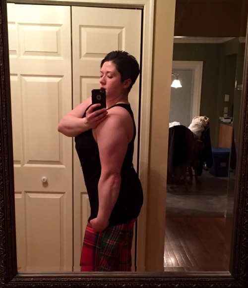 erinlifts - Because Flex Friday or something. Feeling buff and...