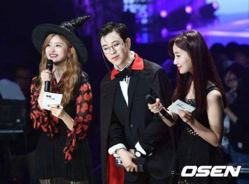 [FOTOS] 08.08.17 - P.O, Junghwa e Yeonwoo MCs do SBS MTV The Show. Episódio dessa semana.