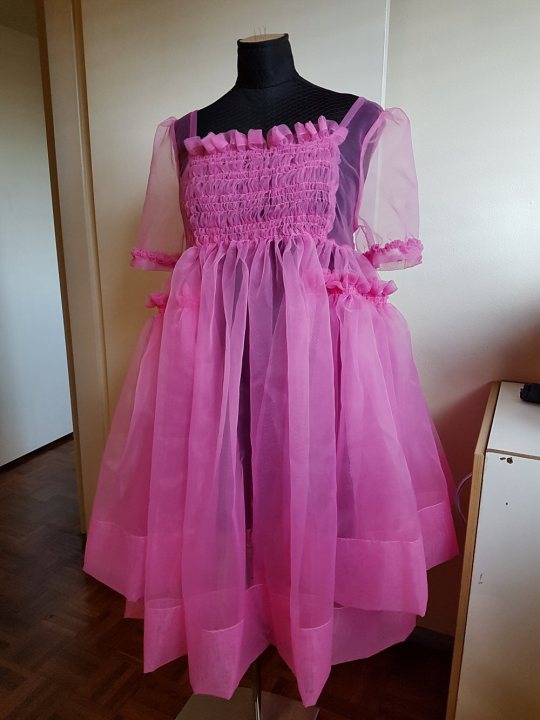 Cosplay Whipped — Villanelle: Pink Dress 6