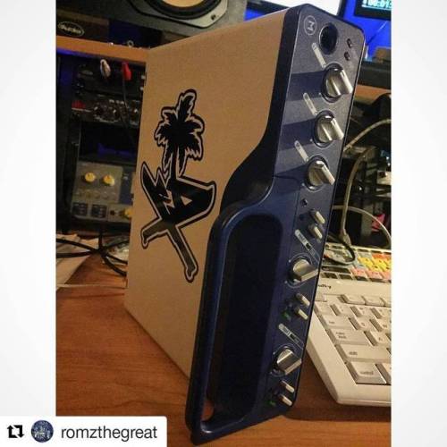 Big s/o to Romz for posting the macheteseal stick up! Make sure to hit up Romz for some production w