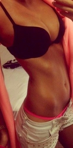 HOTTEST EYECANDY
