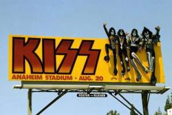 KISS ARMY 