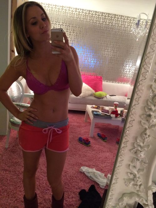 pornwhoresandcelebsluts:  Big Bang Theory star Kaley Cuoco hot leaked selfies