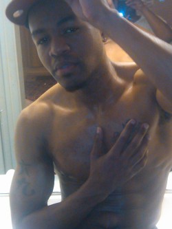 freakydeej:   http://freakydeej.tumblr.com/ follow for follow back. collection of some of the sexiest hood niggas on the net follow my blog for a hard dick! 