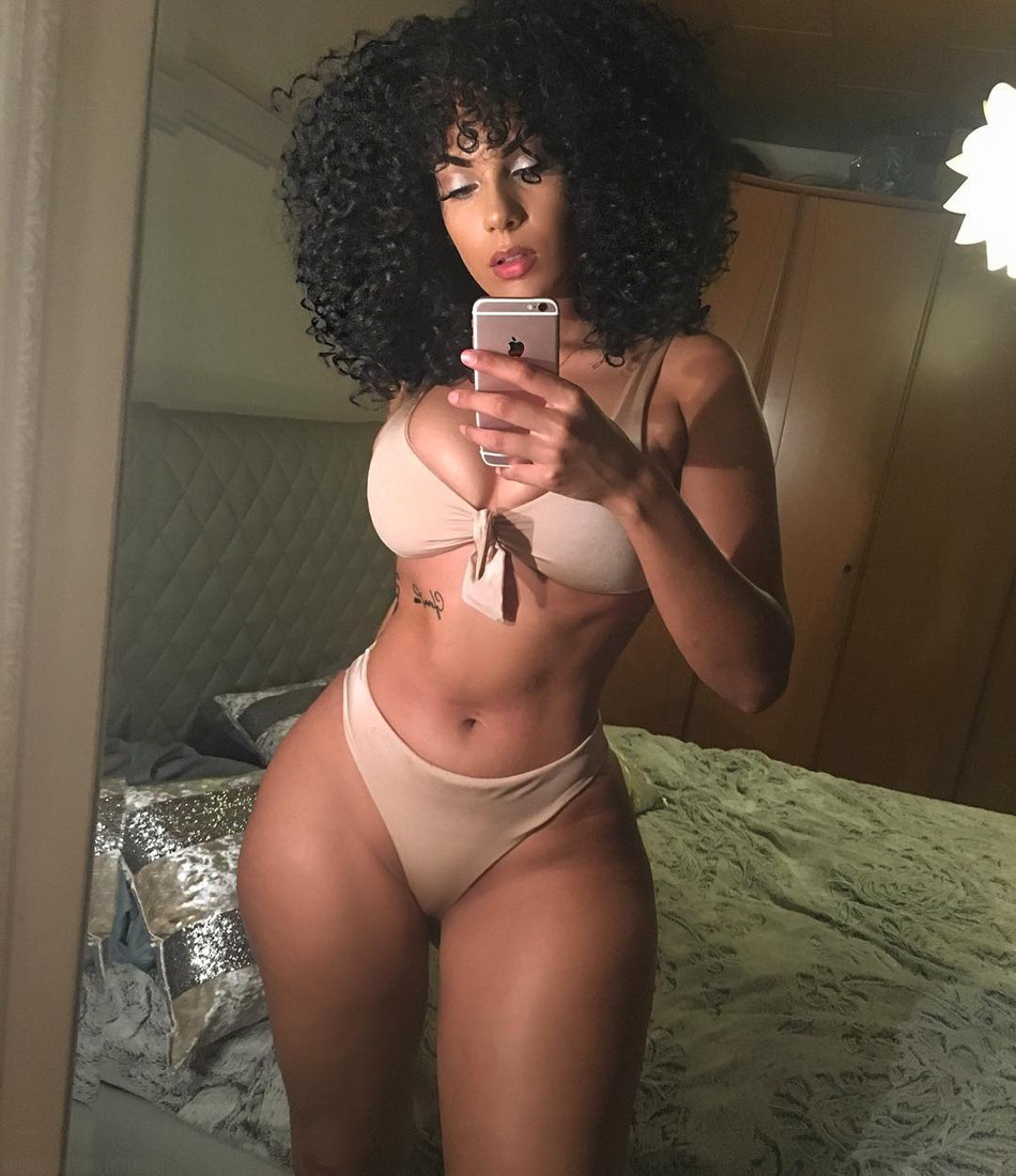 nalgonas-everywhere: amirah      ❤   