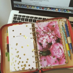 azariahlioness:  Kate Spade &amp; MacBook Pro 