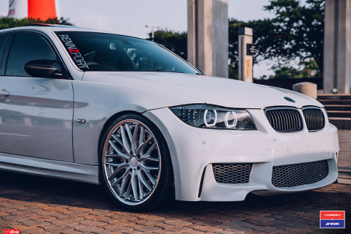 Beautiful E90 and Vossen x Work VWS-2www.vossenxwork.com