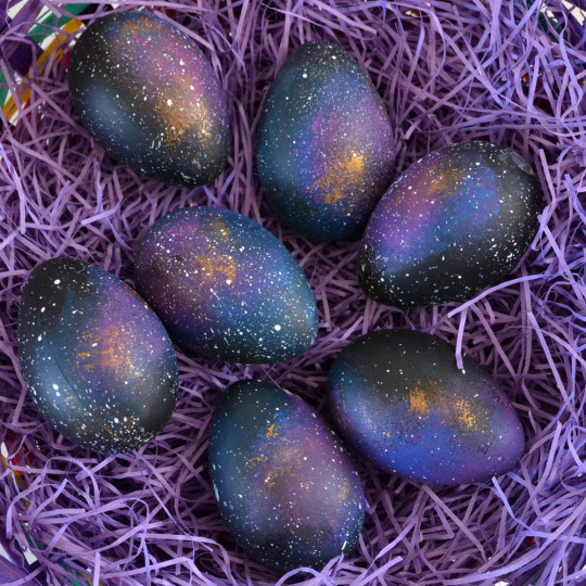 DIY: Galaxies Ready To Hatch From Easter Eggs