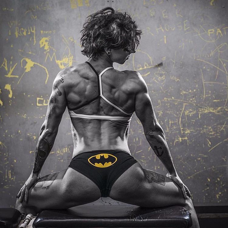 luvherfitbody:  @debbie_verstraeten    #LUVthatBACK    #LUVink    #LUVfit