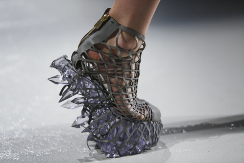 Shoes Fashion Blog Noritaka Tatehana for Iris van Herpen via Tumblr