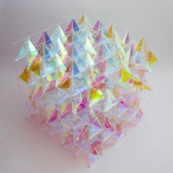 fer1972:  Glowing 3D Kite by SO-IL 