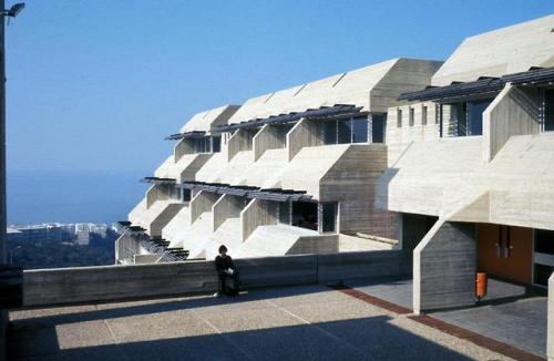 germanpostwarmodern:Leo Baeck High School (1968-70) in Haifa, Israel, by Michael & Shulamit Nadler with Shmuel Bikson